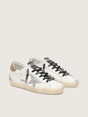 Super-Star da donna in pelle bianca con linguetta sul tallone glitterata