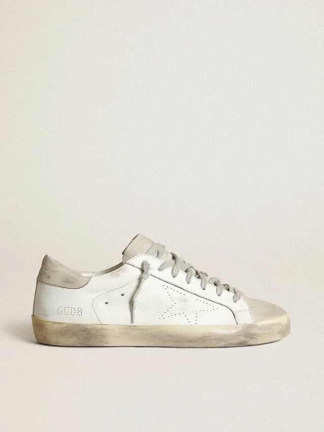 Super-Star da donna in pelle bianca con stella traforata e linguetta sul tallone in nabuk beige