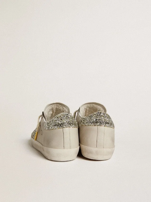 Super-Star da donna in pelle nappa avorio con stella glitterata platino e linguetta sul tallone