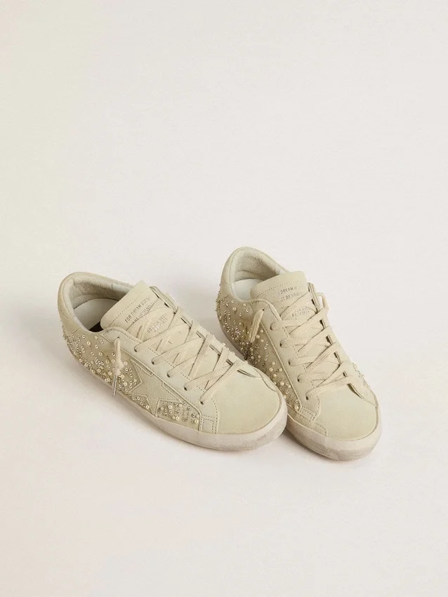 Super-Star da donna in pelle scamosciata beige con perle e cristalli Swarovski