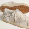 Super-Star da donna in pelle scamosciata beige con ricami di perline e stella in pelle scamosciata laminata