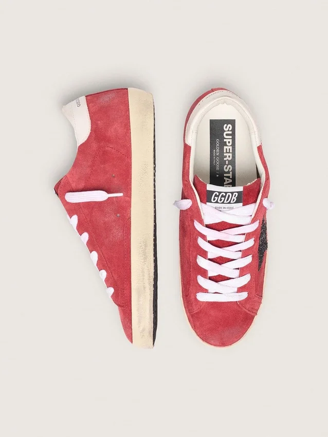 Super-Star da donna in pelle scamosciata rossa con stella glitterata e linguetta bianca sul tallone