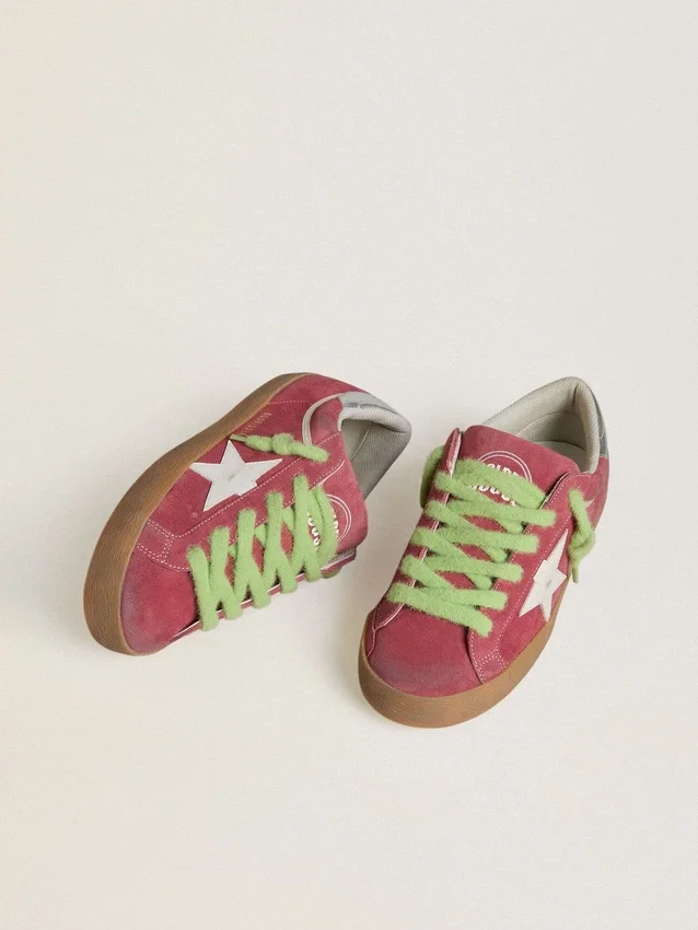 Super-Star da donna in pelle scamosciata rossa con stella in pelle bianca e linguetta sul tallone in pelle argentata