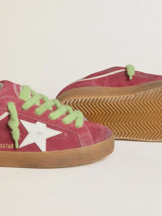 Super-Star da donna in pelle scamosciata rossa con stella in pelle bianca e linguetta sul tallone in pelle argentata