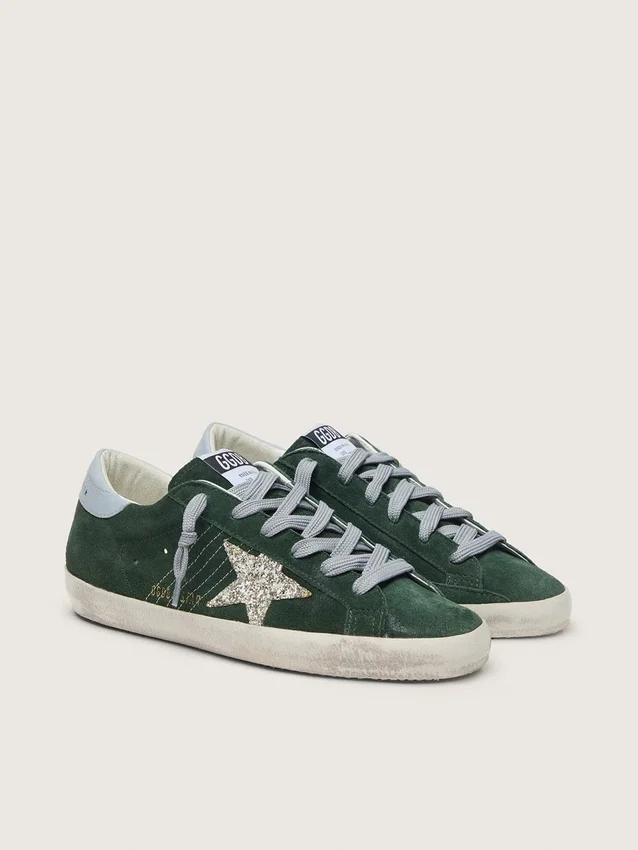 Super-Star da donna in pelle scamosciata verde, con stella glitterata argento e linguetta in pelle sul tallone
