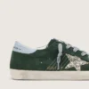 Super-Star da donna in pelle scamosciata verde, con stella glitterata argento e linguetta in pelle sul tallone