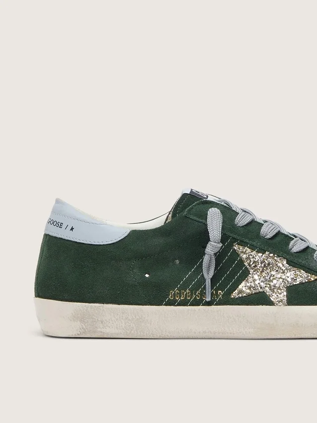 Super-Star da donna in pelle scamosciata verde, con stella glitterata argento e linguetta in pelle sul tallone