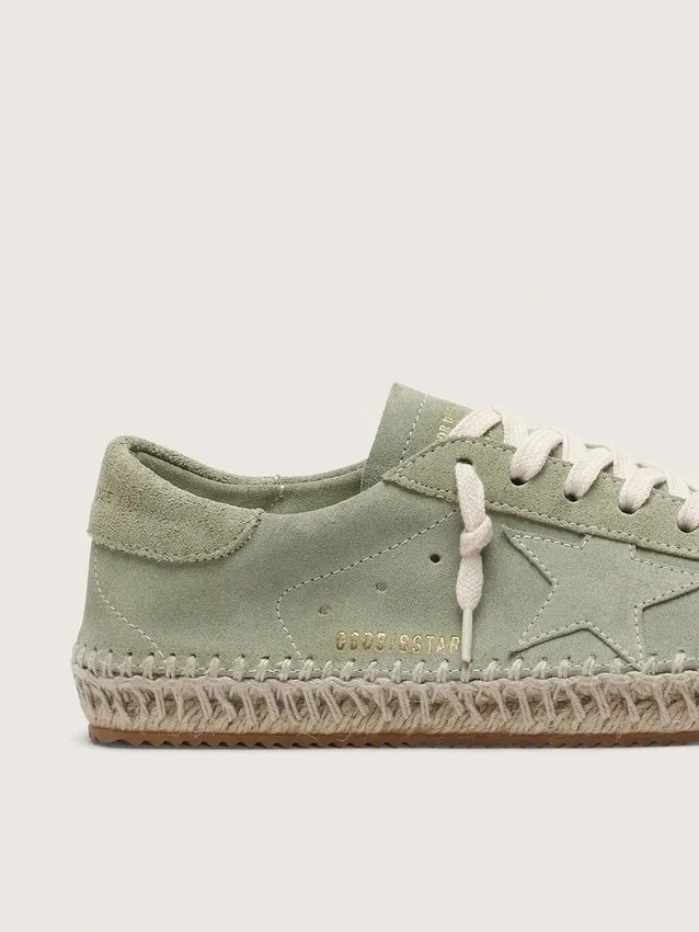 Super-Star da donna in pelle scamosciata verde salvia con stella in pelle scamosciata tono su tono e suola a corda