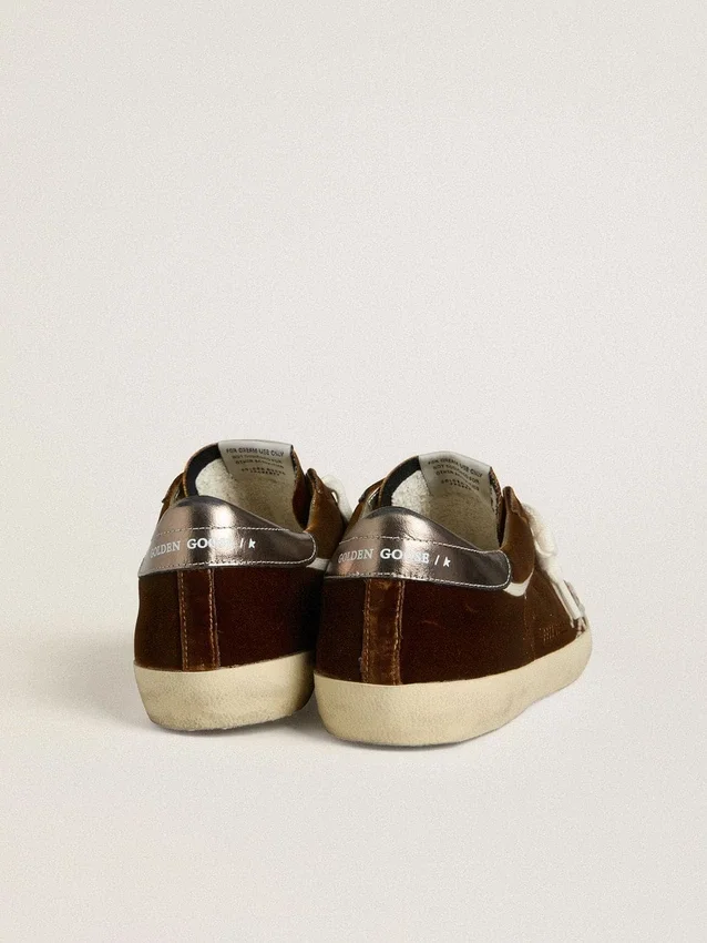 Super-Star da donna in velluto color cognac con stella in pelle metallizzata e linguetta sul tallone