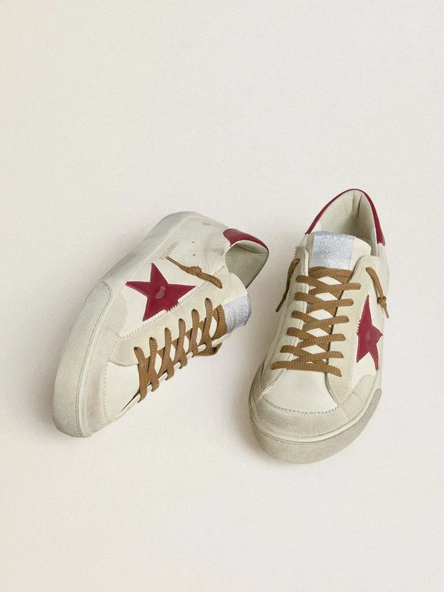 Super-Star da uomo con stella in pelle rossa e inserti in pelle scamosciata beige