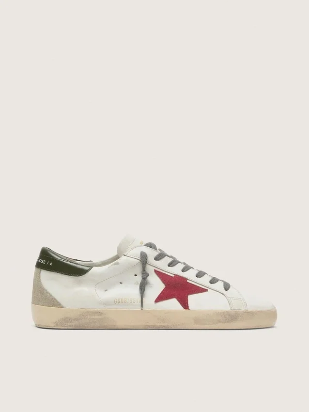 Super-Star da uomo con stella in pelle scamosciata rossa e linguetta sul tallone in pelle verde