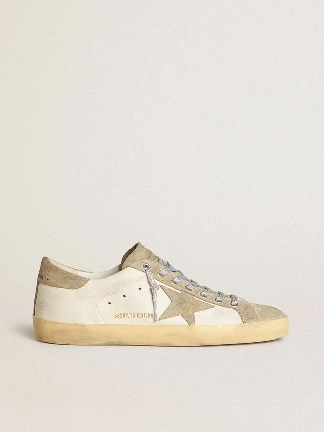 Super-Star da uomo in nappa con stella in pelle scamosciata grigio ghiaccio e ricami neri