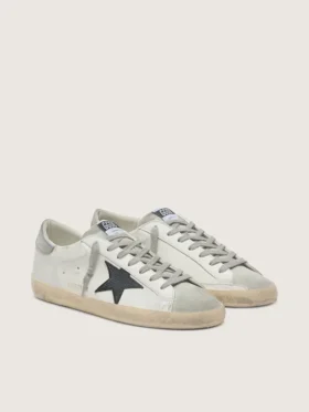 Super-Star da uomo in pelle bianca con stella in nabuk nero e linguetta sul tallone in pelle metallizzata argento
