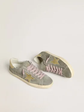 Super-Star da uomo in pelle scamosciata grigia con stella in pelle metallizzata dorata e linguetta sul tallone