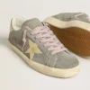 Super-Star da uomo in pelle scamosciata grigia con stella in pelle metallizzata dorata e linguetta sul tallone