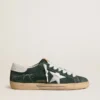 Super-Star da uomo in pelle scamosciata verde con stella in pelle metallizzata argento e linguetta in pelle sul tallone