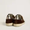 Super-Star da uomo in velluto color cognac con stella in pelle metallizzata e linguetta sul tallone