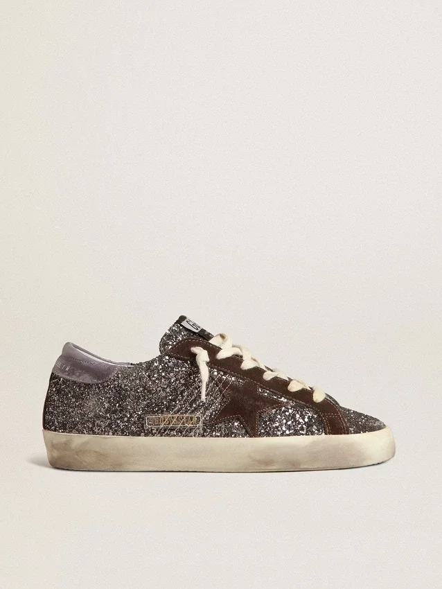 Super-Star glitterata con stella marrone e linguetta sul tallone color lilla