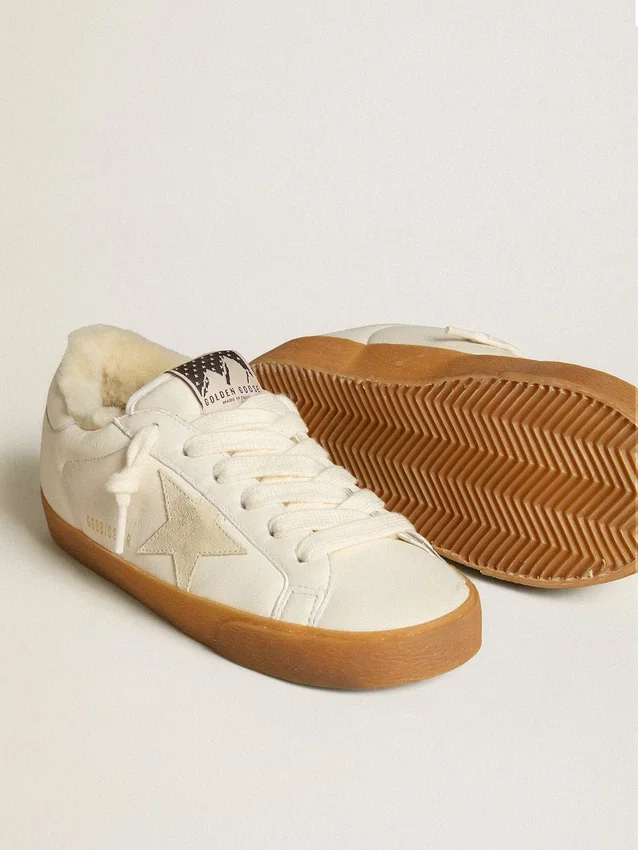 Super-Star in nappa bianca con stella in pelle scamosciata e fodera in shearling