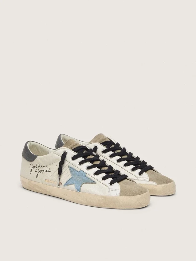 Super-Star in pelle nappa con stella in pelle scamosciata azzurra e linguetta sul tallone in pelle grigia