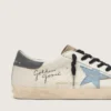 Super-Star in pelle nappa con stella in pelle scamosciata azzurra e linguetta sul tallone in pelle grigia