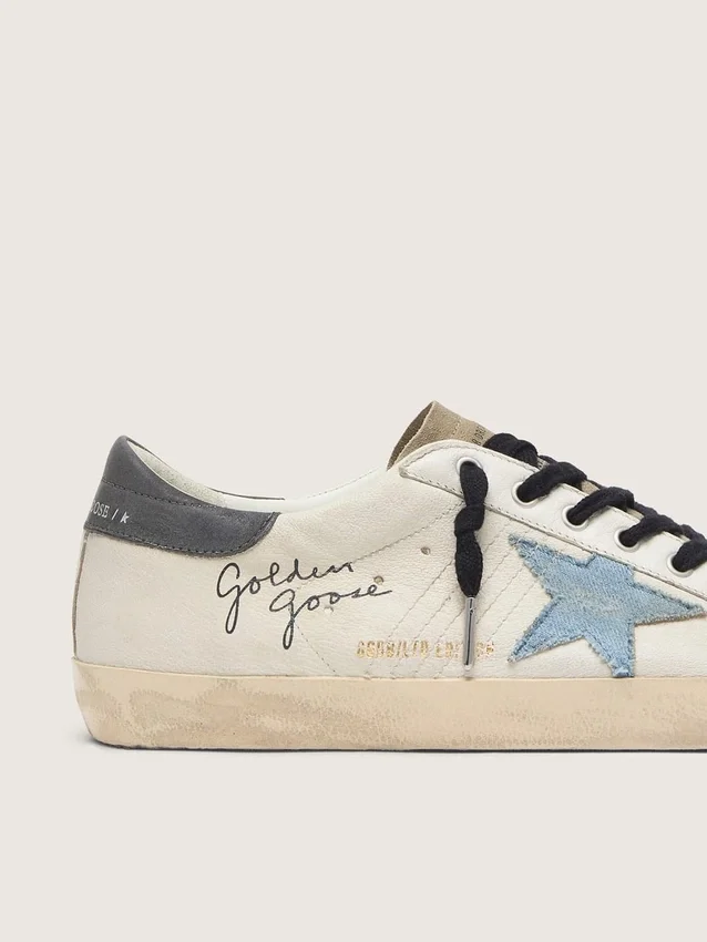 Super-Star in pelle nappa con stella in pelle scamosciata azzurra e linguetta sul tallone in pelle grigia