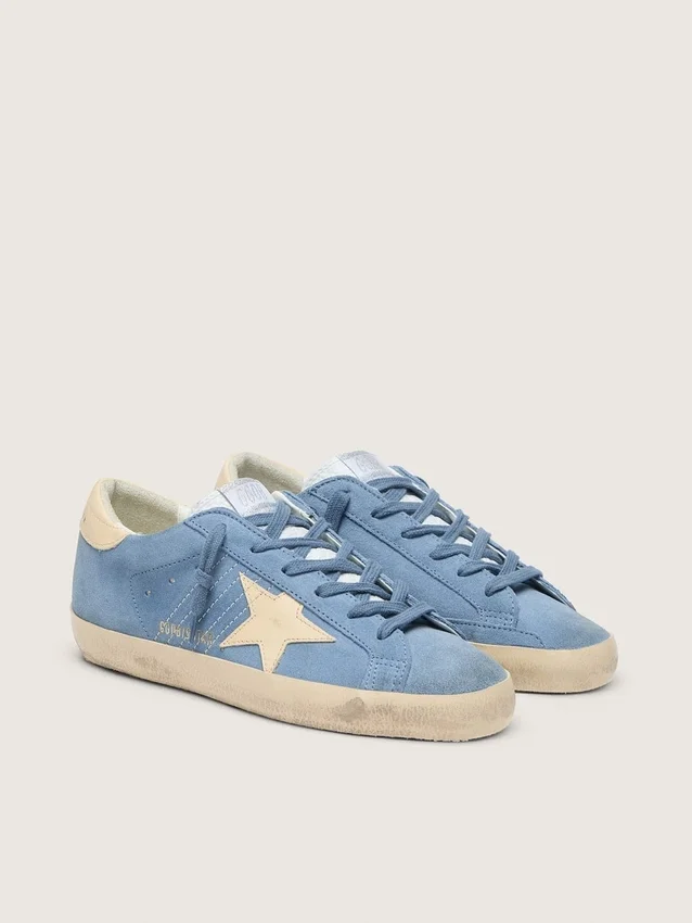 Super-Star in pelle scamosciata azzurra con stella e linguetta sul tallone in pelle beige