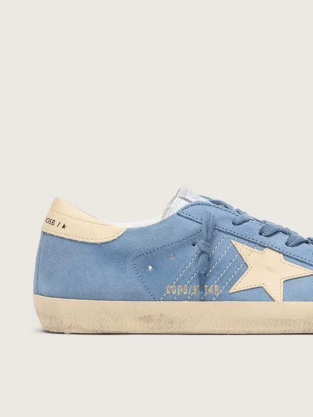 Super-Star in pelle scamosciata azzurra con stella e linguetta sul tallone in pelle beige