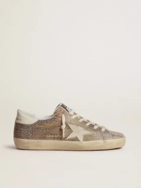 Super-Star in pelle scamosciata beige e cristalli multicolori con stella e linguetta sul tallone in pelle color crema