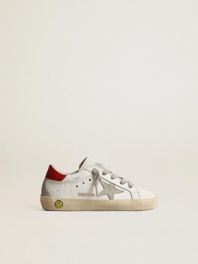 Super-Star Junior con stella in pelle scamosciata e linguetta sul tallone in pelle rossa