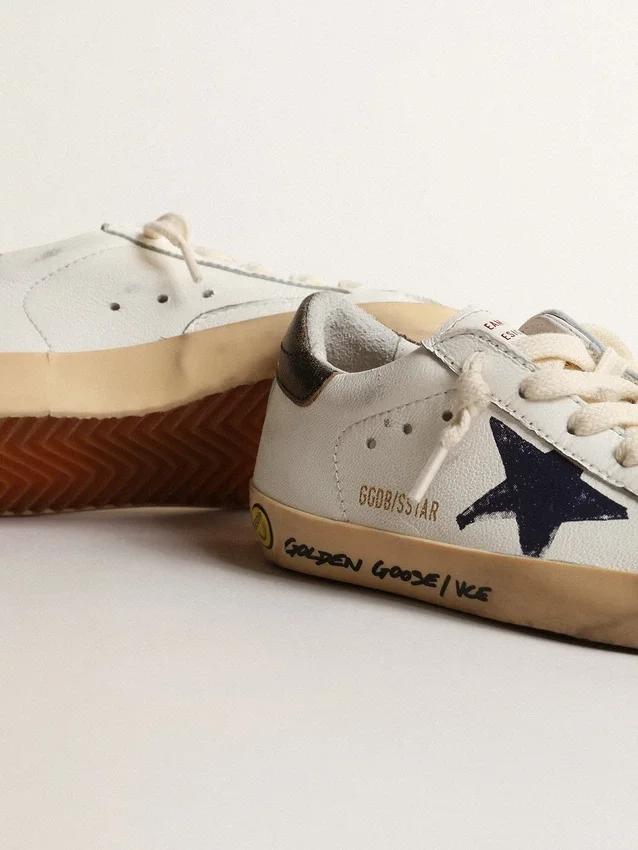 Super-Star Junior in nappa con stella stampata e linguetta sul tallone nera