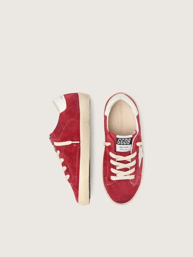 Super-Star Junior in pelle scamosciata rossa con stella e linguetta sul tallone in pelle bianca