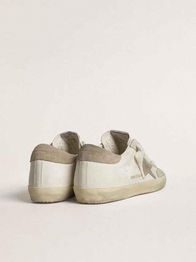 Super-Star LTD da donna con stella e linguetta sul tallone in pelle scamosciata beige e ricami floreali