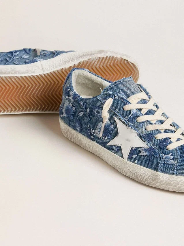Super-Star LTD da donna in denim azzurro con stella in pelle bianca e fiori ricamati