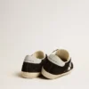 Super-Star LTD da donna in pelle scamosciata nera con stella stampata bianca e linguetta sul tallone con glitter argento