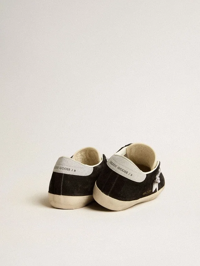 Super-Star LTD da donna in pelle scamosciata nera con stella stampata bianca e linguetta sul tallone con glitter argento