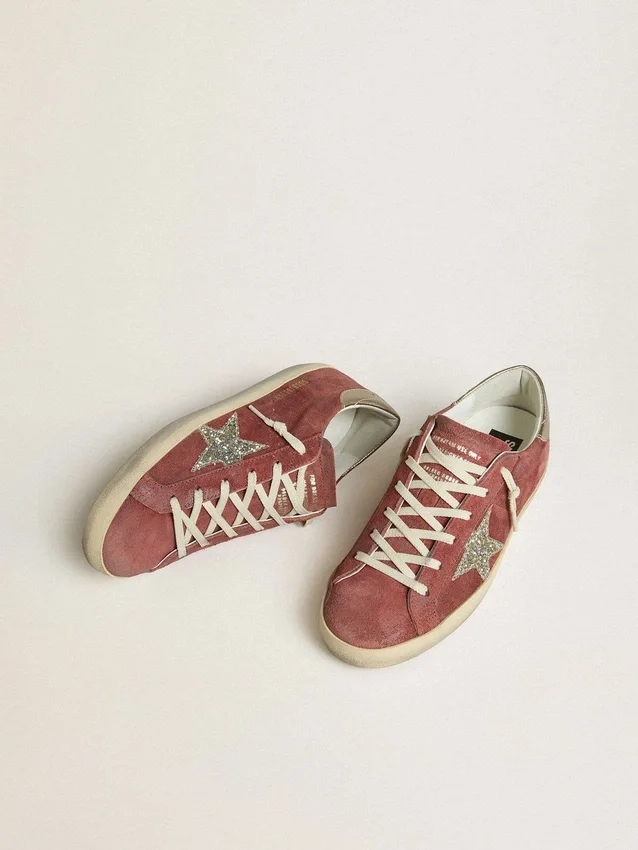 Super-Star LTD da donna in pelle scamosciata rossa con stella glitterata argento e linguetta sul tallone in pelle laminata