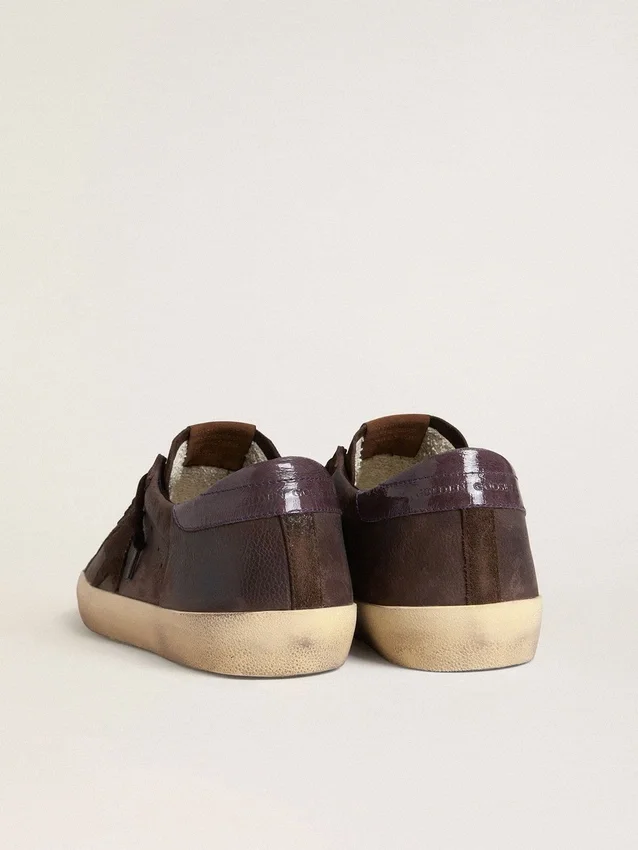 Super-Star LTD da uomo in nabuk marrone con stella in pelle scamosciata e linguetta sul tallone in pelle viola