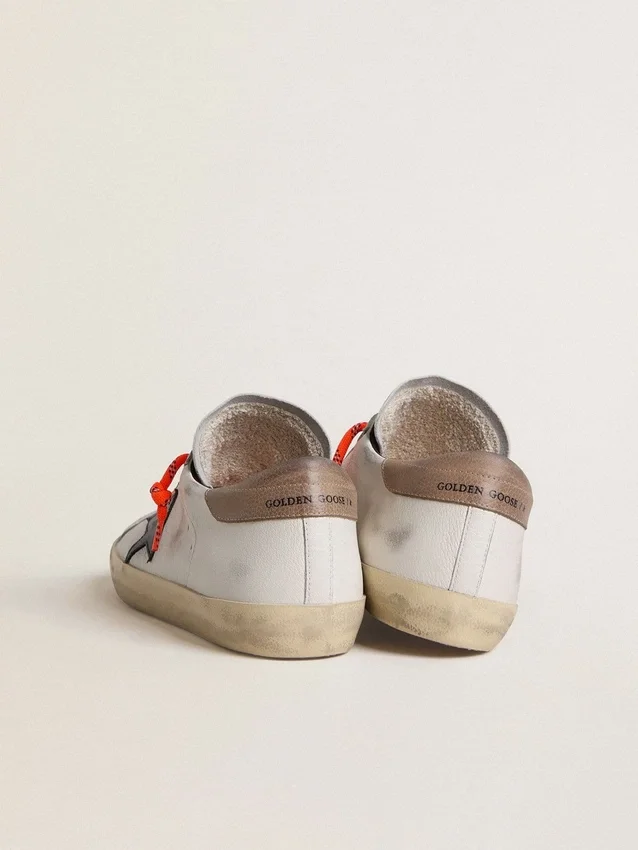 Super-Star LTD da uomo in pelle con stella in pelle nera e linguetta sul tallone in pelle beige