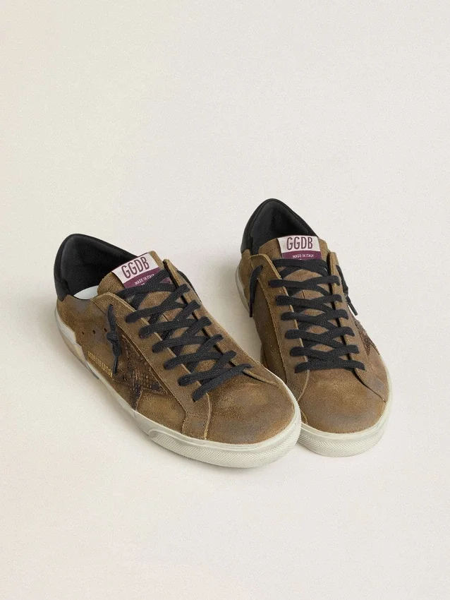 Super-Star LTD da uomo in pelle scamosciata cerata con stella con stampa pitonata e linguetta sul tallone in pelle nappa