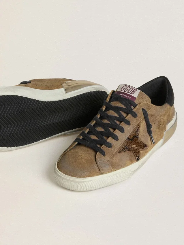 Super-Star LTD da uomo in pelle scamosciata cerata con stella con stampa pitonata e linguetta sul tallone in pelle nappa