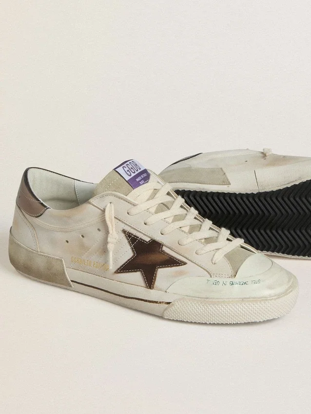 Super-Star LTD da uomo in pelle scamosciata con stella in pelle marrone e linguetta sul tallone in pelle metallizzata