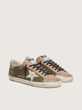 Super-Star LTD da uomo in pelle scamosciata verde oliva con stella ricamata color crema