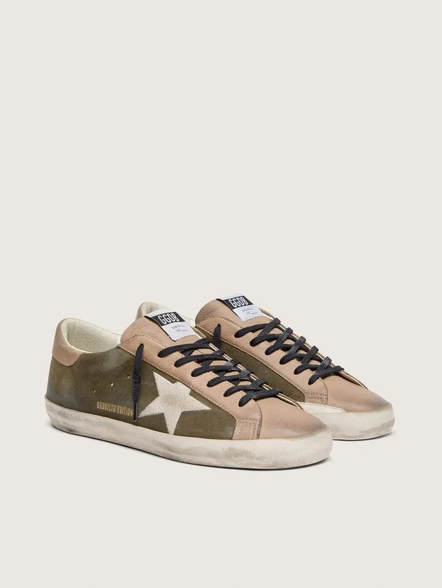 Super-Star LTD da uomo in pelle scamosciata verde oliva con stella ricamata color crema
