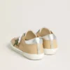 Super-Star LTD in pelle beige con stella in pelle scamosciata verde e linguetta sul tallone in pelle con lamina argentata