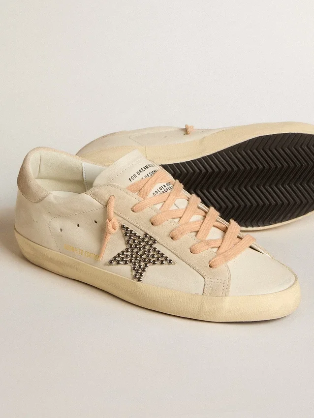 Super-Star LTD in pelle con stella in pelle scamosciata beige con borchie Swarovski