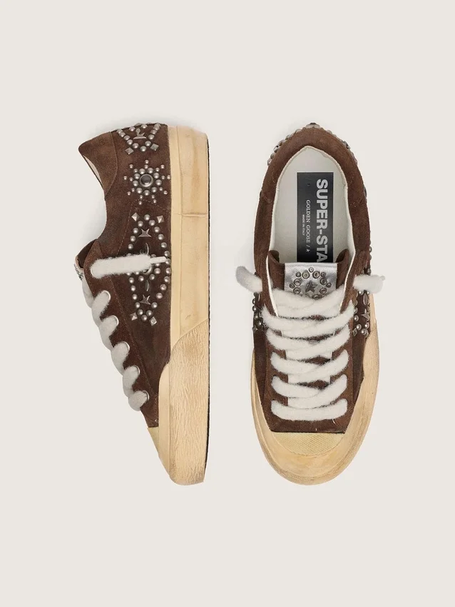 Super-Star Penstar da uomo in pelle scamosciata marrone con borchie