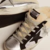 Super-Star Sabot da donna in pelle laminata argento con stella nera