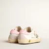Super-Star Young con stella in pelle argentata e linguetta sul tallone rosa