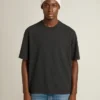 T-shirt in nero lavato con logo rovesciato sul retro - Capsule Jersey